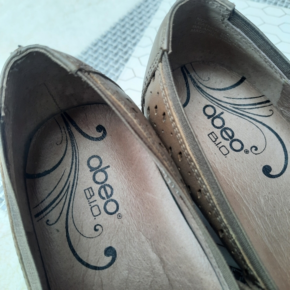 Abeo Noelle Comfort Pumps Perforated Cap Toe Mary Jane 7 Narrow Tan Leather Fall - Picture 10 of 12